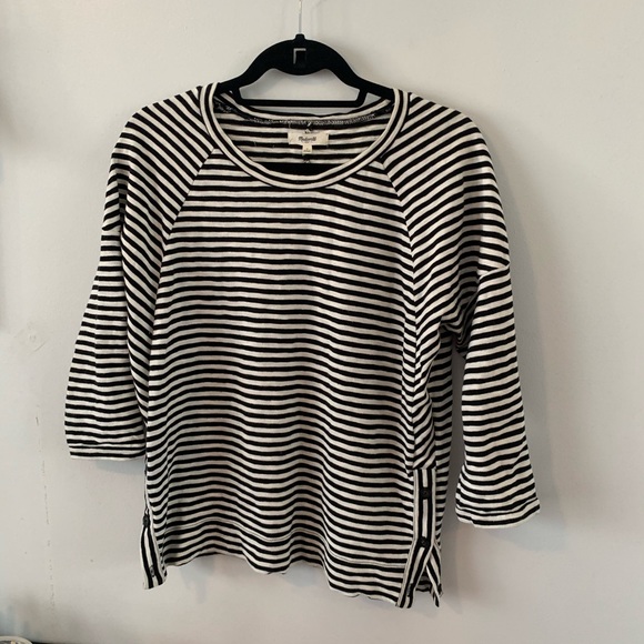 Madewell Striped Tee with Side Button Detail - Picture 4 of 4